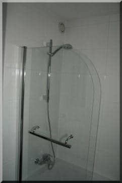 Zijderveld-Montage-Service-Badkamer-renovatie-glaswand-douche